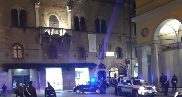 Spari di notte a Reggio Emilia, 3 feriti