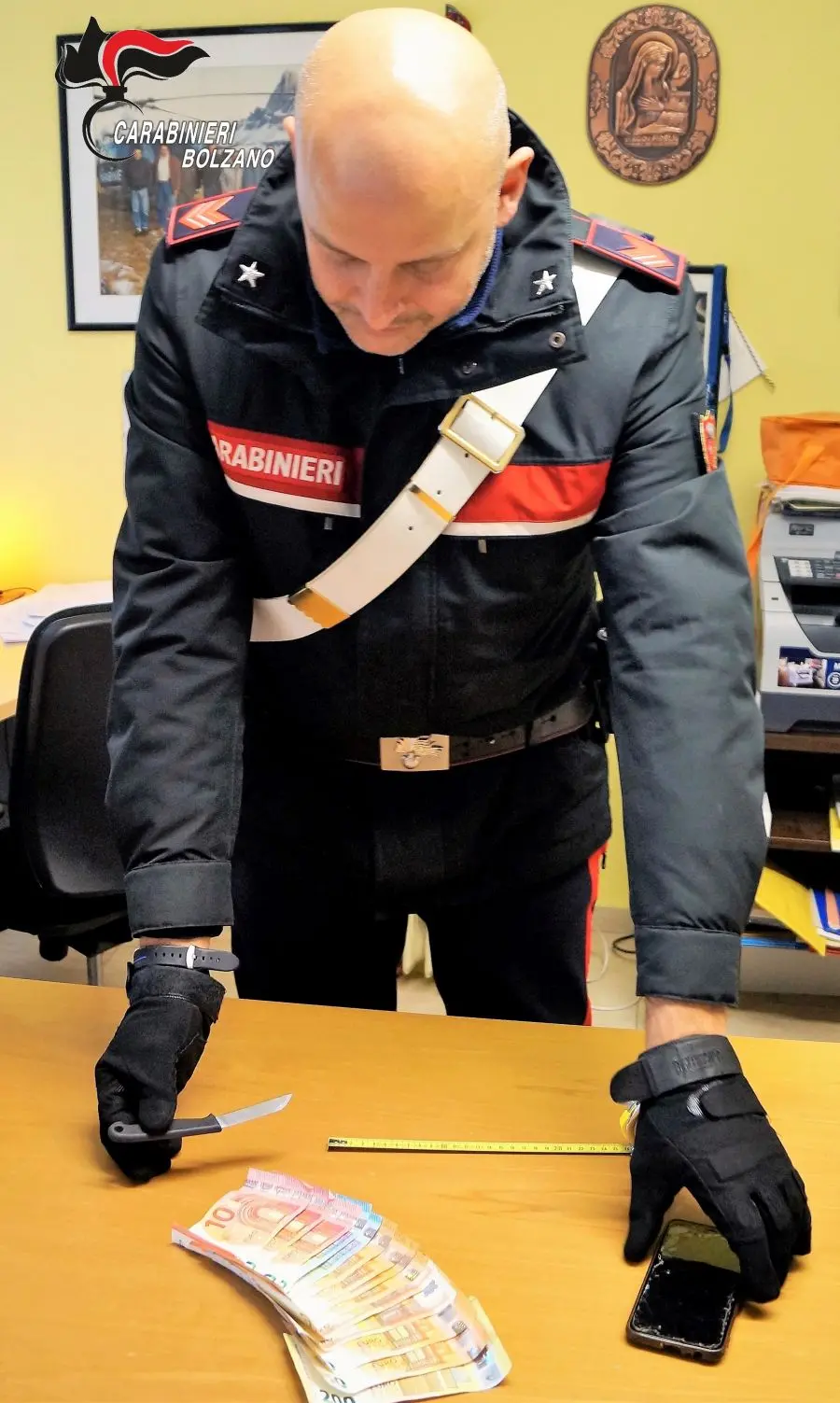Bressanone, accoltella un uomo dopo una lite: in manette