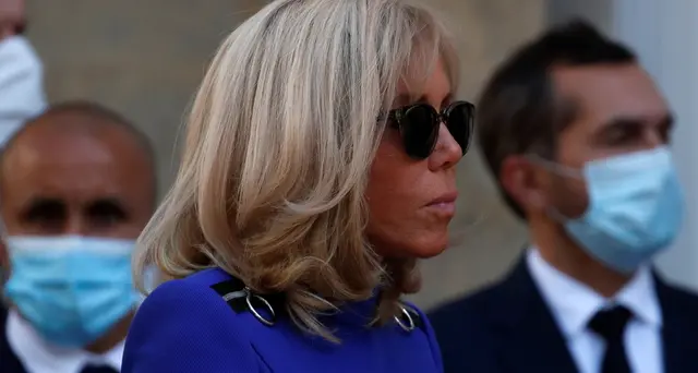 Brigitte Macron, tampone negativo, finito l'isolamento