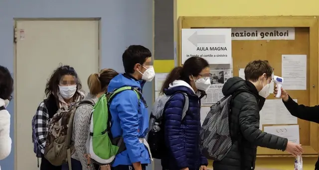 Prima bozza Dpcm: Dad al 75% alle superiori