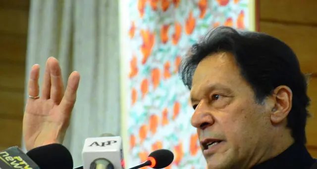 Premier Pakistan, Macron incoraggia l'islamofobia