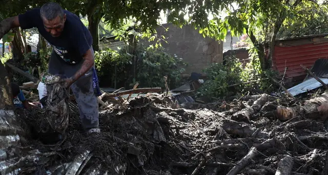 El Salvador: almeno 6 morti e 35 dispersi per una frana