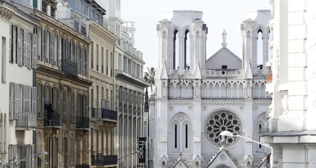 Nizza: fermato un terzo uomo per l'attacco alla basilica