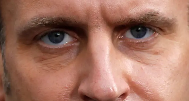 Macron, capisco choc vignette ma condanno la violenza