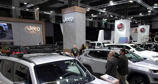 Mercato auto Italia torna in rosso, ottobre -0,2%. Boom Fca