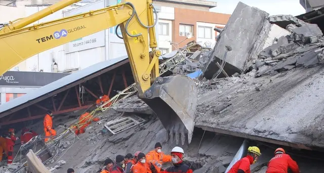 Sisma Egeo: concluse ricerche tra le macerie in Turchia