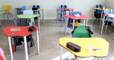 Covid-19: lunedì riaprono le scuole, anche nelle \"zone rosse\"