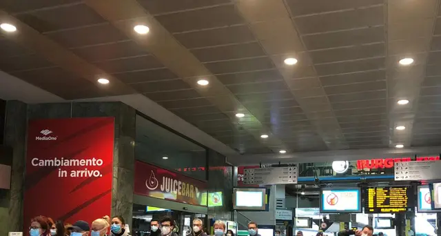 Milano si sveglia in lockdown, ma non troppo
