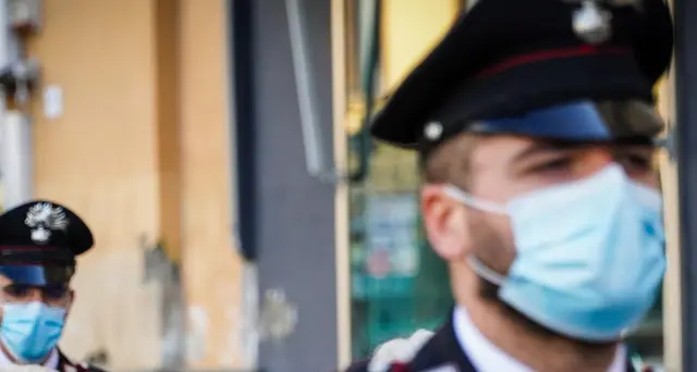 Napoli:cc, multe per coprifuoco violato ma anche persuasione
