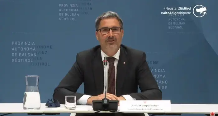 Kompatscher: \"Un test su due positivo, dobbiamo intervenire su scuola e attività economiche\"