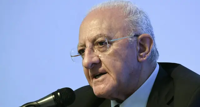 M5s pone tema Campania, non può restare \"gialla\"