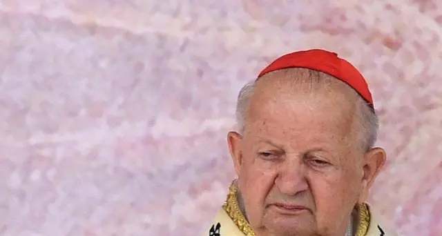 Card.Dziwisz, contro me accuse infamanti,mai agito per soldi