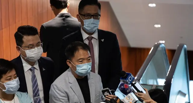 Hong Kong: Cina, dimissioni opposizione è sfida aperta