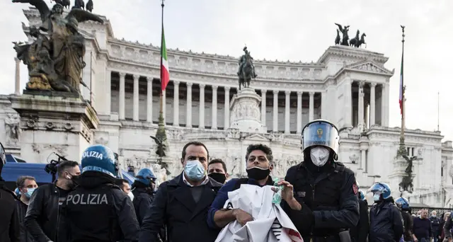 Protesta non autorizzata in centro Roma, alcuni fermi