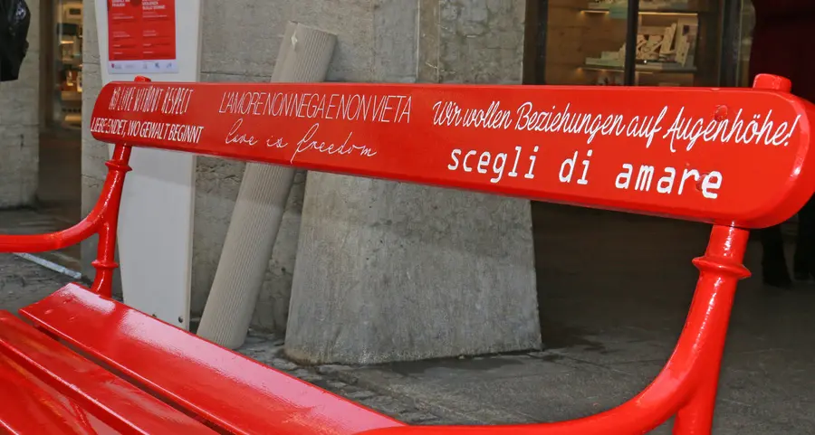 Il Comune su Fb, contro la violenza sulle donne