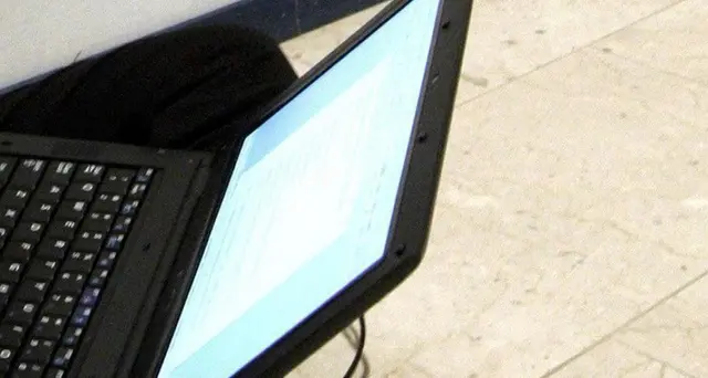 Pedopornografia: 17enne adescava bimbi su internet