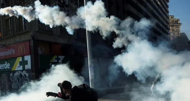 Cile: incidenti in proteste a Santiago contro il governo