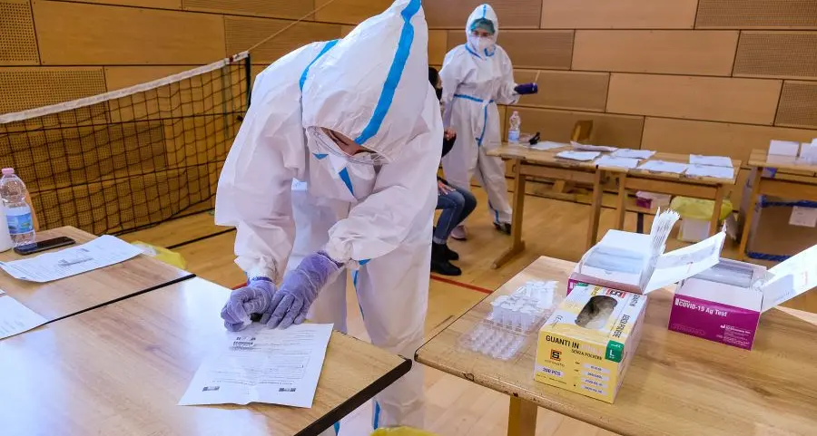 Screening in Alto Adige, superate le 200.000 adesioni: i positivi al Covid sono l'1,1%