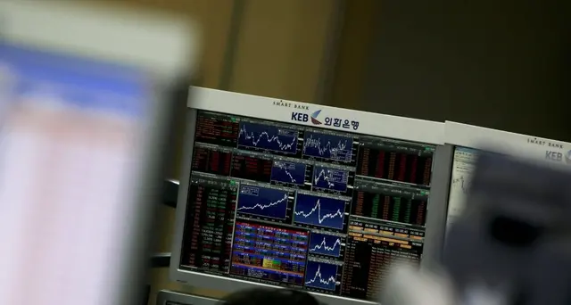Spread Btp Bund apre stabile a 118 punti