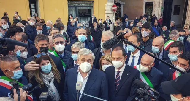 Scostamento:Tajani, centrodestra unito per interesse Italia