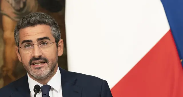 Fraccaro, Bce cancelli il debito. Gualtieri frena