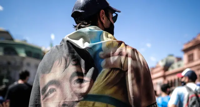Maradona sepolto a Jardin de Bella Vista