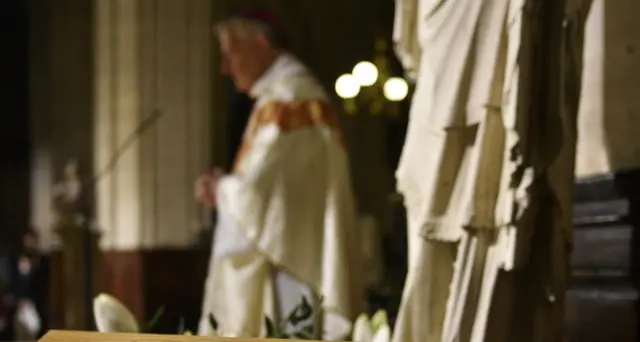 Francia dovrà rivedere limite di 30 fedeli in chiesa