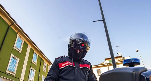 Uomo ucciso per strada a coltellate a Monza