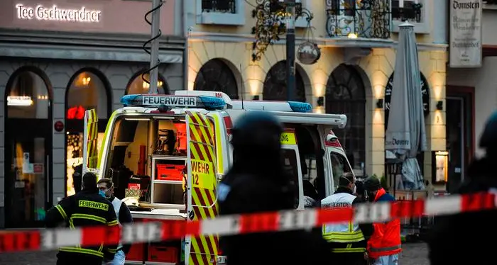 Germania, a Treviri almeno 15 persone gravemente ferite: i morti salgono a quattro