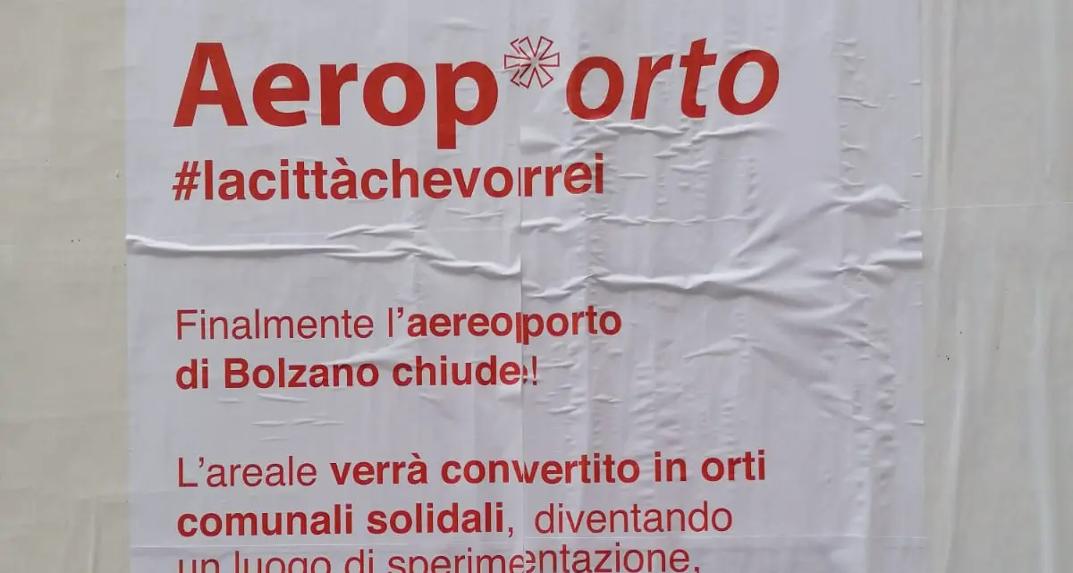Bolzano, in città spuntano locandine fake con il logo del Comune