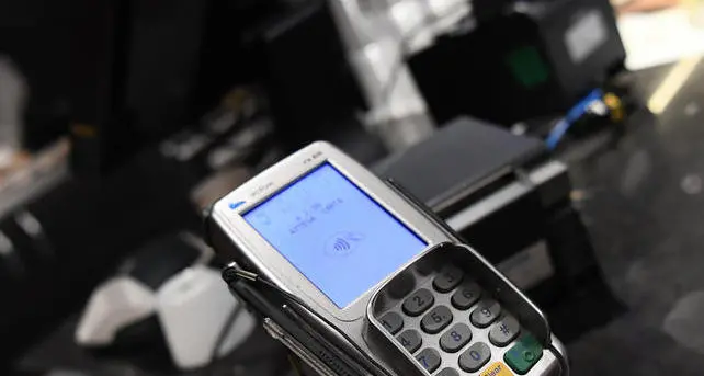 Pagamenti con bancomat e carte Il Ctcu: cashless con luci e ombre