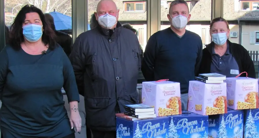 Lo Spi-Cgil dona strenne natalizie alle case di riposo