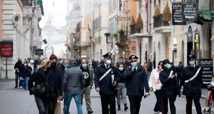 Covid in Italia: 13.318 nuovi casi, 628 le vittime, scende all'8,01% il tasso di positività
