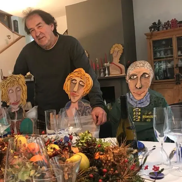 \"Il mio cenone di Natale con le sagome dei miei amici\"