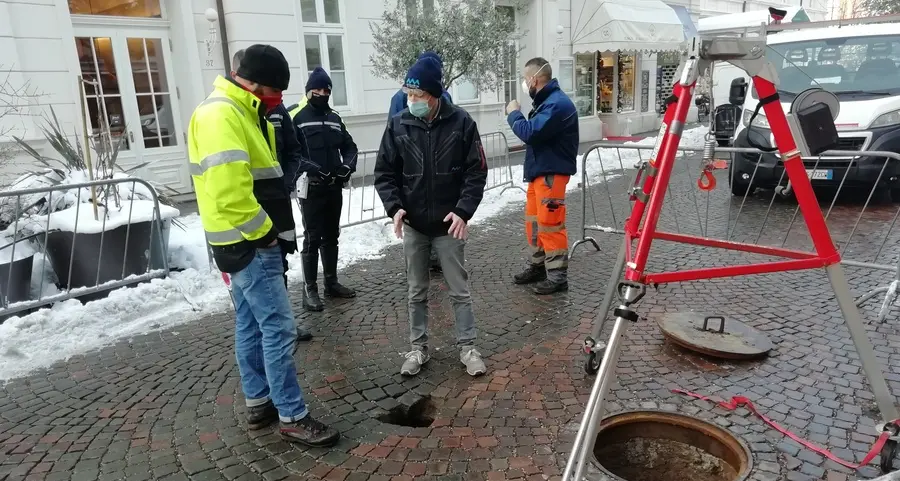 Cede la strada, allarme in corso Libertà superiore