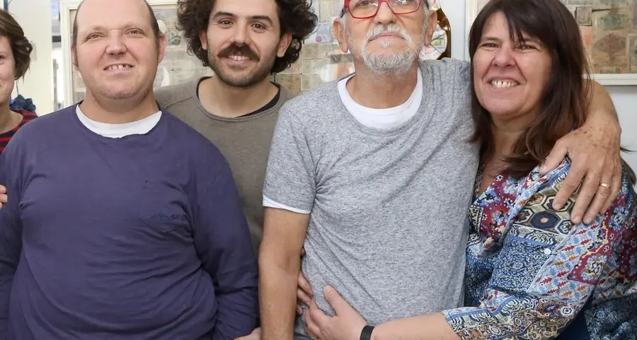 Rencio, dopo 75 anni finisce la favola del bar a forma di nave