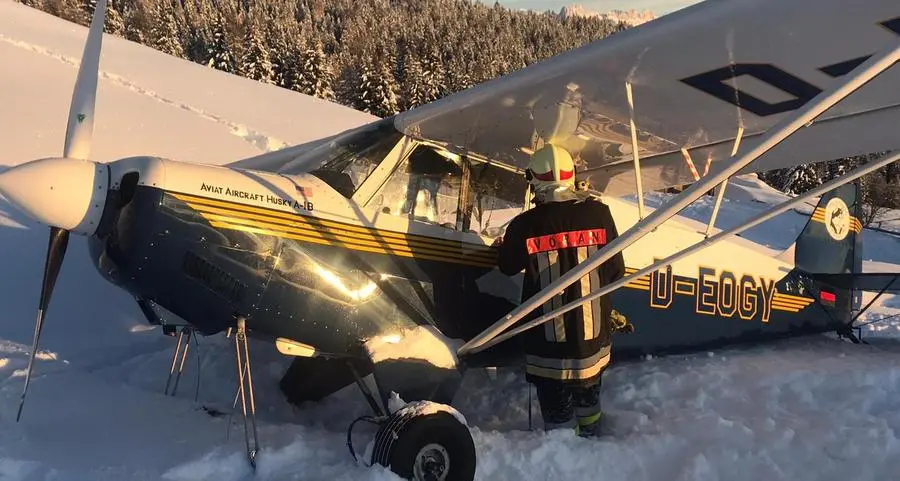 Motore in avaria, atterraggio di fortuna a malga Verano