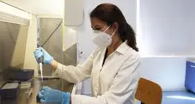 Tra i sintomi del Covid spuntano anche l’orticaria e le dermatiti