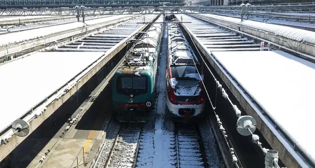 Gelicidio blocca treni linee locali
