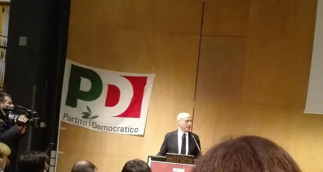Minniti,mai foto con Orban,noi l'opposto