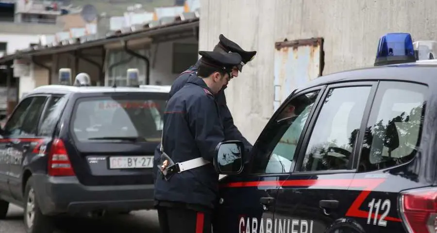 Parapiglia e disordini, bar chiuso