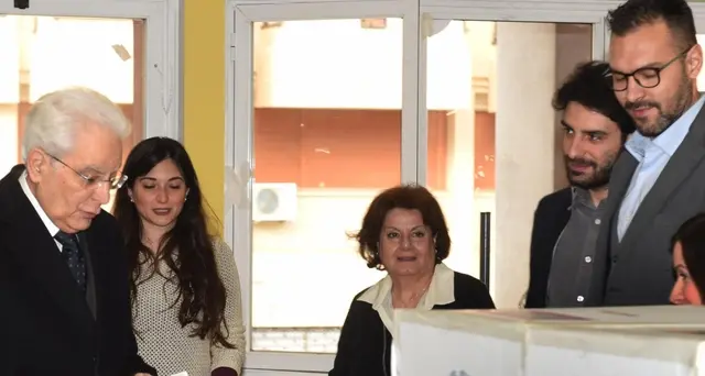 Mattarella ha votato a Palermo