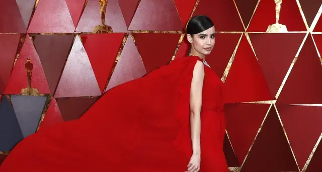 Colore su red carpet, spille Time's Up