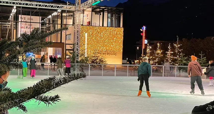In piazza Terme si pattina fino al 24 gennaio