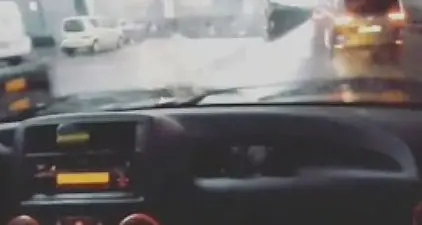Arginale, si filmano mentre fanno la manovra “mortale”