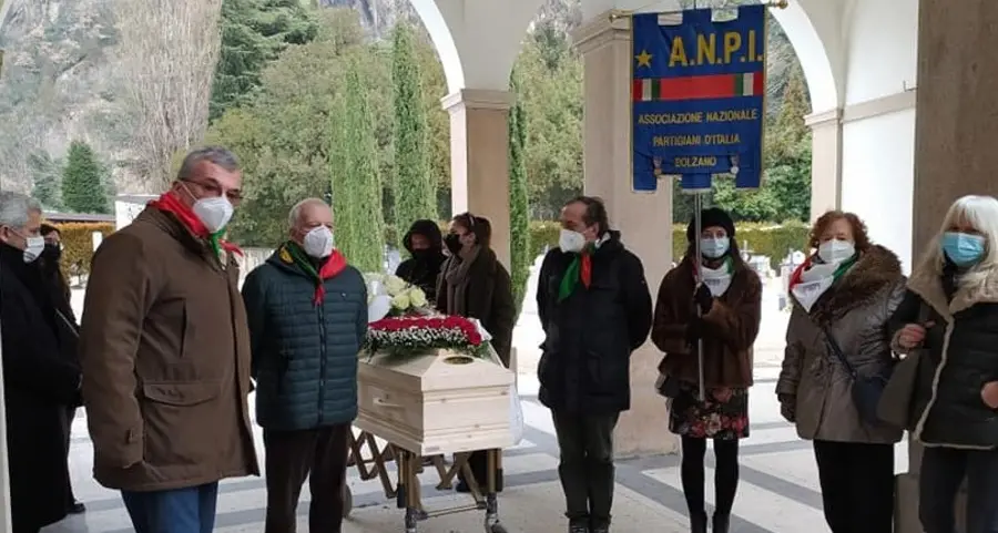 Commosso ultimo saluto al partigiano Bruno Zito