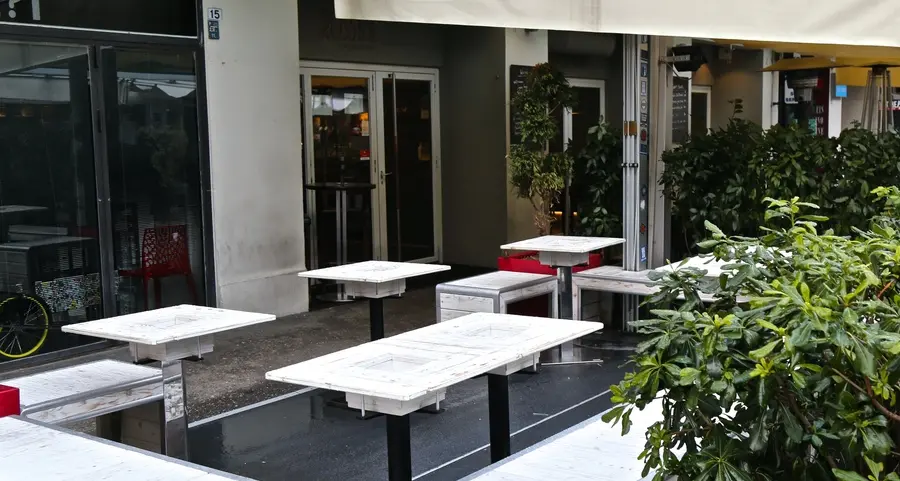 Bar, stop alla stangata per i tavoli all’aperto