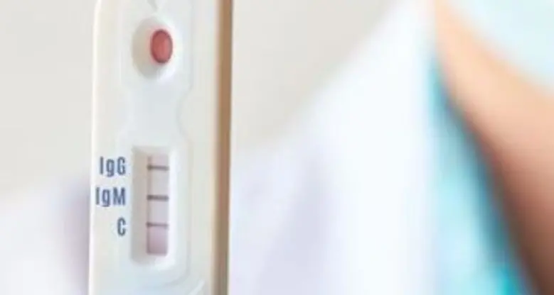 Più contagi, lunedì test rapidi per tutti