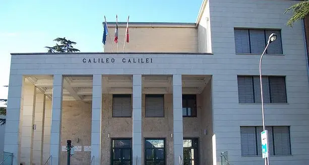 Il Presidente Mattarella premia gli studenti dell'Istituto Galilei di Bolzano: con il loro gel igienizzante una scuola più sicura