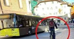 Via Museo, ciclisti pericolosi. «Serve una pedo-ciclabile»
